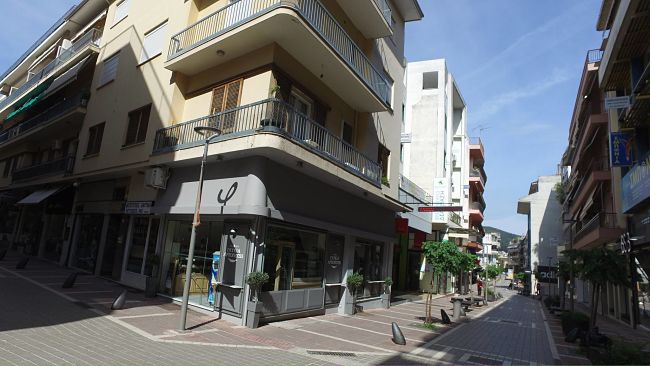 adeia poli2