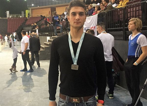 asimenio ntouskos