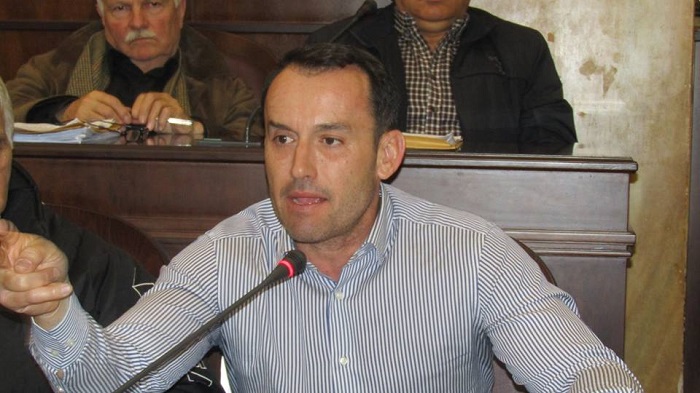 dimotiko xitos1