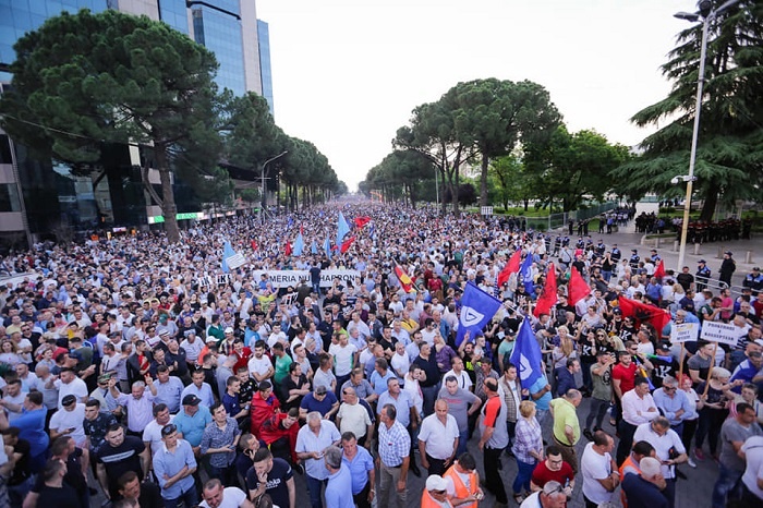alvania diadiloseis tirana1