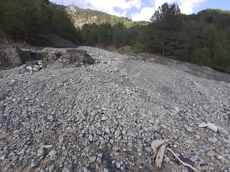 Κόνιτσα: Μπουρίνι «εξαφάνισε» τον δρόμο-ΦΩΤΟ 4 armata dromos2