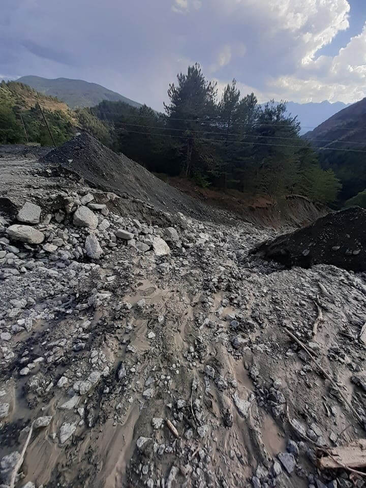 Κόνιτσα: Μπουρίνι «εξαφάνισε» τον δρόμο-ΦΩΤΟ 1 armata dromos5