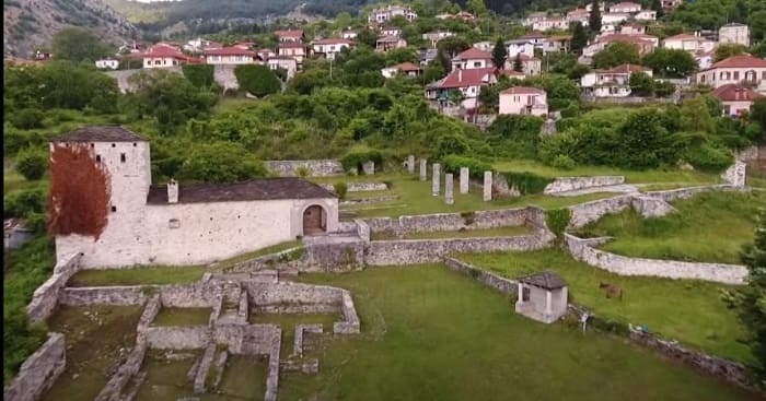 Νέα Αλβανική πρόκληση.. Δημοσιογράφος «persona non grata» κάνει προπαγάνδα από την Κόνιτσα! 1 mema konitsa1