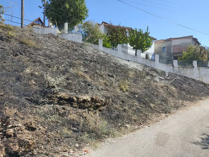 Οι φλόγες… άγγιξαν τα σπίτια στον Καταρράκτη.. 4 kataraktis2