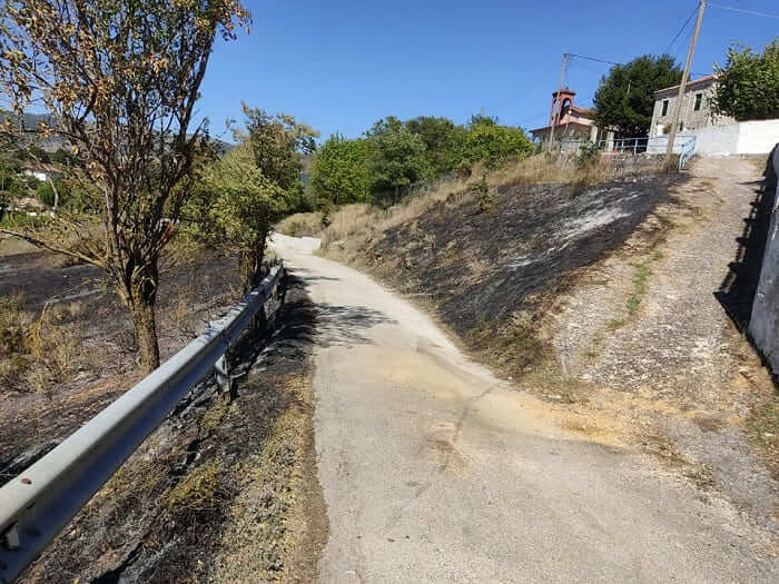 Οι φλόγες… άγγιξαν τα σπίτια στον Καταρράκτη.. 2 kataraktis4