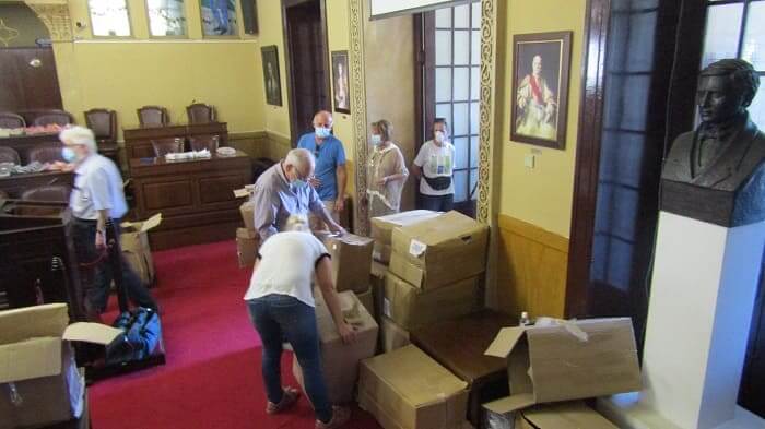 Έφτασαν οι μάσκες για τους μαθητές των Ιωαννίνων 1 maskes