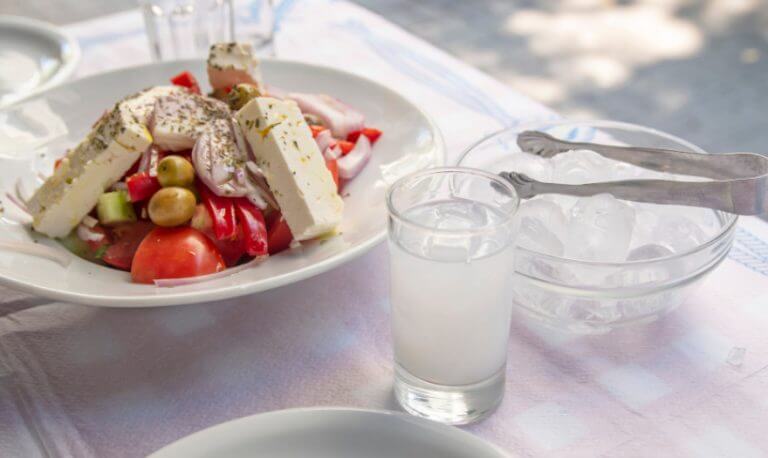 salata ouzo
