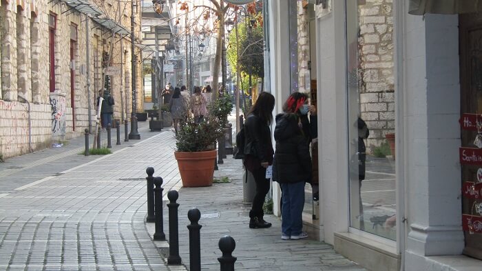 Πολύς κόσμος, λίγες αγορές 2 agora ioann