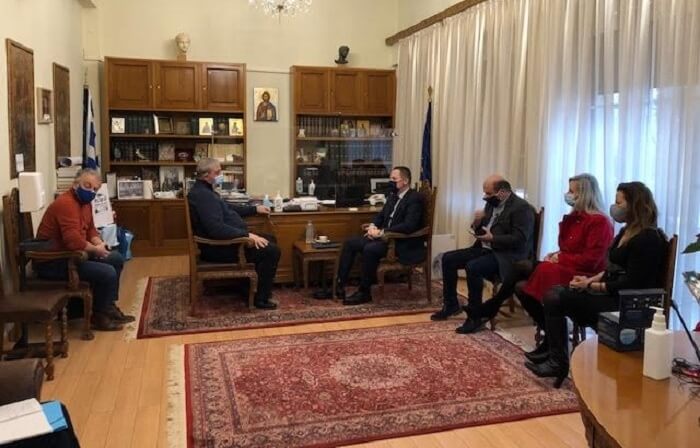 Δεσμεύσεις Πέτσα για λύσεις στα θεσμικά και προώθηση έργων 1 petsas perifereia