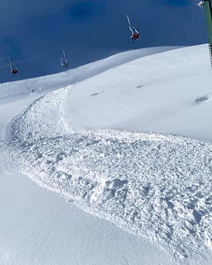 Χιονοστιβάδα στο χιονοδρομικό του Ανηλίου 1 xionostivasa anilio1