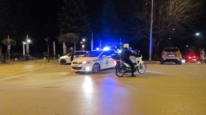 astinomia plateia 28