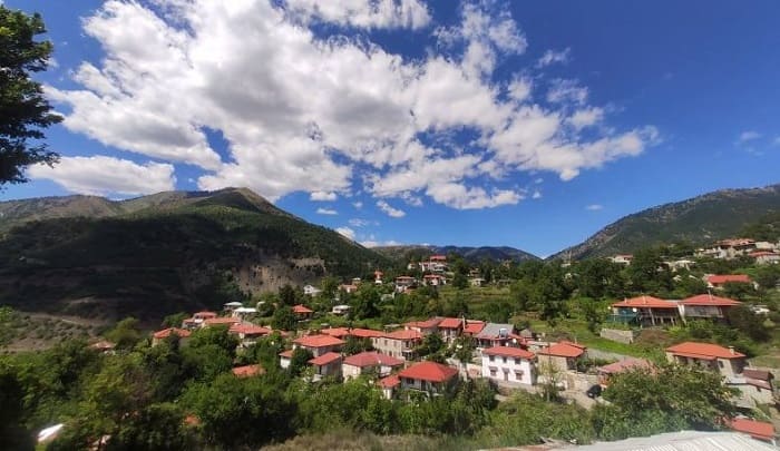 Κλεισμένοι στα σπίτια τους οι κάτοικοι του Διστράτου 2 distrato