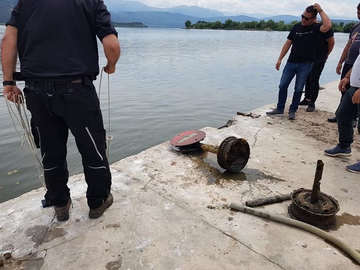 Οι «θησαυροί» που βγήκαν από τον πυθμένα της λίμνης 1 limnopoula katarismos1