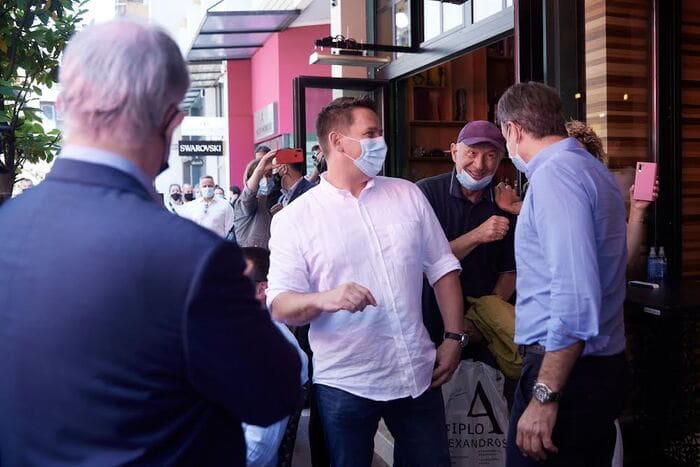 Και… πρωθυπουργική βόλτα στο κέντρο των Ιωαννίνων-ΦΩΤΟ 4 mitsotakis volta1