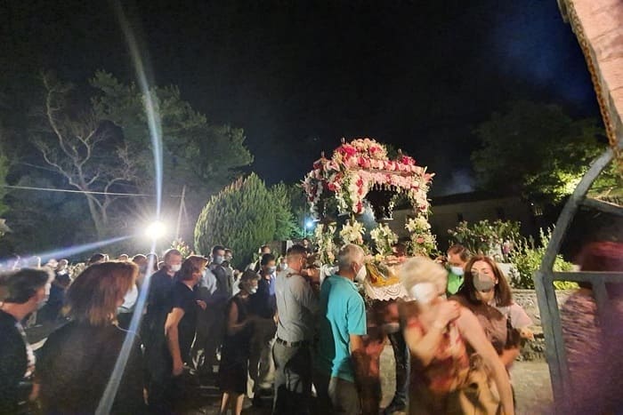 Στον Επιτάφιο της Παναγίας.. ΦΩΤΟ-ΒΙΝΤΕΟ 1 epitafios p1