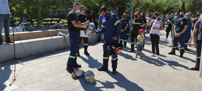 «Καλοκαίρι στις φωτιές, τον χειμώνα στις ψευτιές..» Κινητοποίηση των Πυροσβεστών της Ηπείρου 6 poreia pirosvestiki6