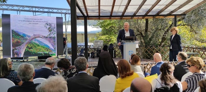 «Πρωτομάστορα, το γεφύρι σου χτίστηκε ξανά..» 4 plaka vraveio4