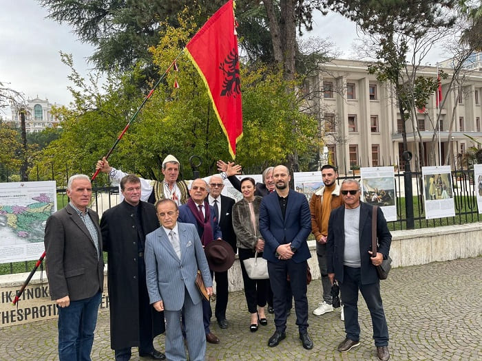 Προκλήσεις Τσάμηδων και δηλώσεις στο Κόσσοβο για Μεγάλη Αλβανία 1 tirana tsamides