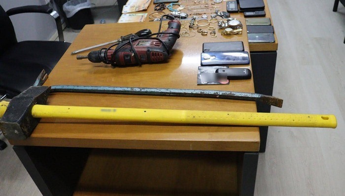 Ξηλώθηκε εγκληματική ομάδα, 35 κλοπές και λεία πάνω από 400 χιλιάδες 2 egklimatiki omada klopes2