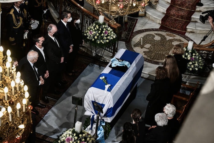 Η Ελλάδα αποχαιρετά τον Κάρολο Παπούλια 1 papoulias kideia1