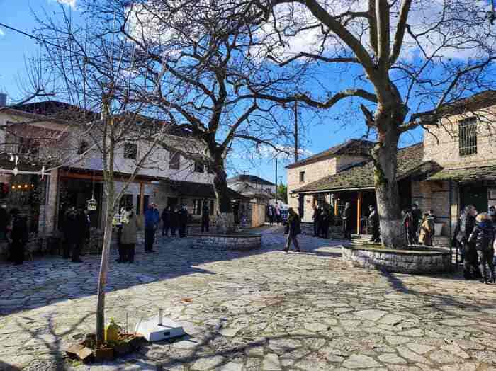 Τελευταίο χειροκρότημα στο Νησί για τον Κάρολο Παπούλια 4 papoulias kideia4