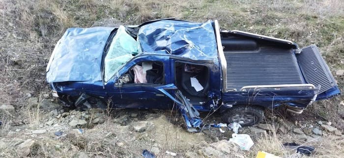 Από θαύμα σώθηκαν πατέρας και γιος.. 2 aftokinito gkremos2