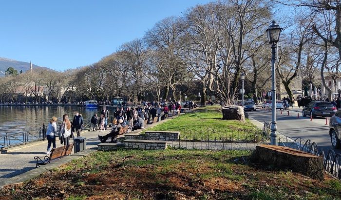 paralimnios kosmos censored