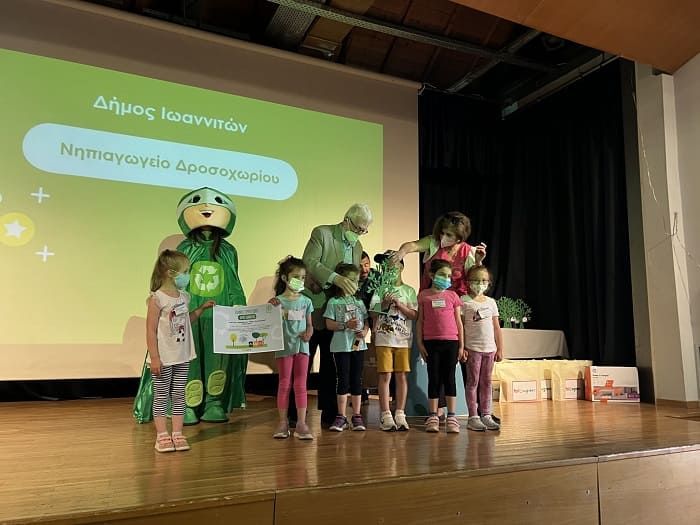 Οι μαθητές έδειξαν τον δρόμο της ανακύκλωσης 1 matites anakiklosi1