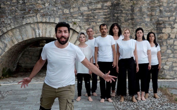 parastasi tisia protomastora