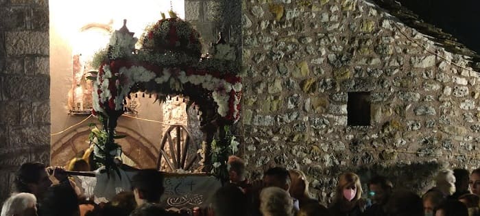 Τα ιδιαίτερα έθιμα και ο Επιτάφιος της Παναγίας 1 epitafios p2