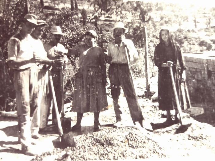 mastoroi petras ektesi