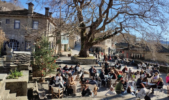 Γεμάτες πλατείες στα χωριά του Ζαγορίου 1 tsepelovo