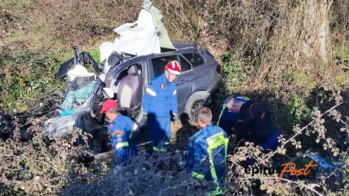 Τραυματίες οι δύο οδηγοί από τη μετωπική στο Λυκόστομο 1 likostomo