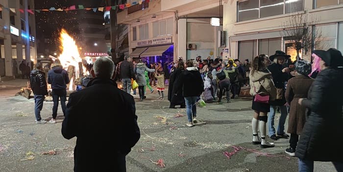 Μετά από τρία χρόνια… Τζαμάλες και γλέντι! 2 apokries tzamala2