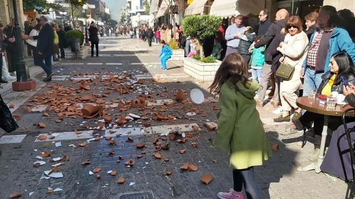 Έσπασαν τα κανάτια της πρώτης Ανάστασης και στην Άρτα 1 kanatia arta1