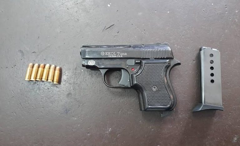 pistoli