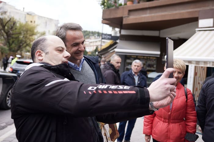 Βόλτες στους πεζοδρόμους.. 3 volta mitsotakis1