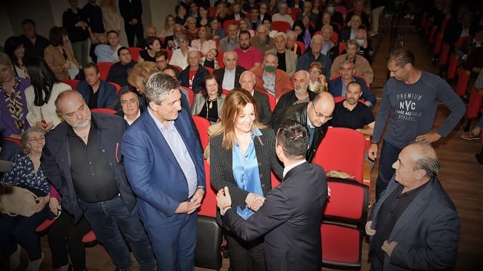 Μήνυμα πολιτικής ανανέωσης στην Άρτα από το Ντίνο Παπαδημητρίου 2 ntinos skoufas1