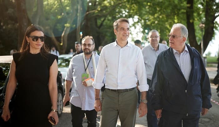 tasoulas mitsotakis molos