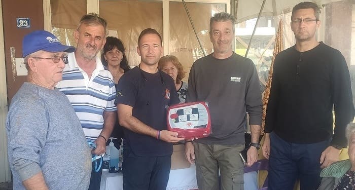 pirosvestes kardista