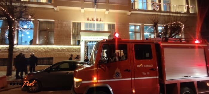 Μεγάλη κινητοποίηση της Πυροσβεστικής, αποφεύχθηκαν τα χειρότερα στη Λέσχη Αξιωματικών 3 lafi f3