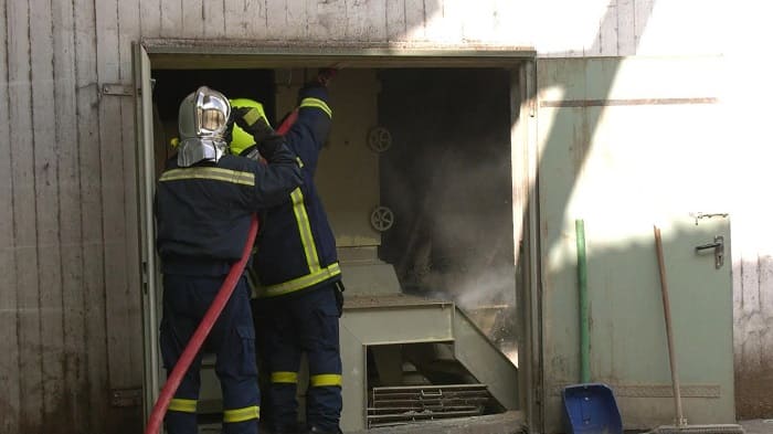 Αποφεύχθηκαν τα χειρότερα σε βιομηχανία ζωοτροφών.. 1 ergostasio pir1