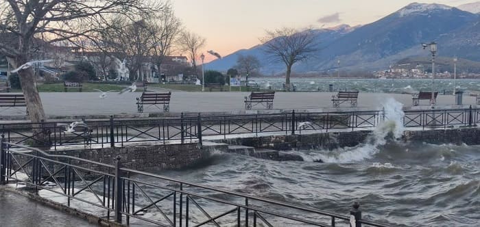 «Ανεμοδαρμένη» Παμβώτιδα! 3 limni