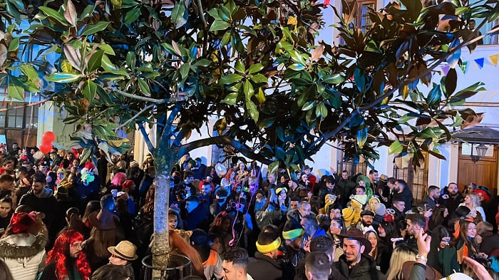 «Βούλιαξαν» τα Γιάννινα και… γλέντησαν μέχρι το πρωί! 2 apokries diaskedasi2