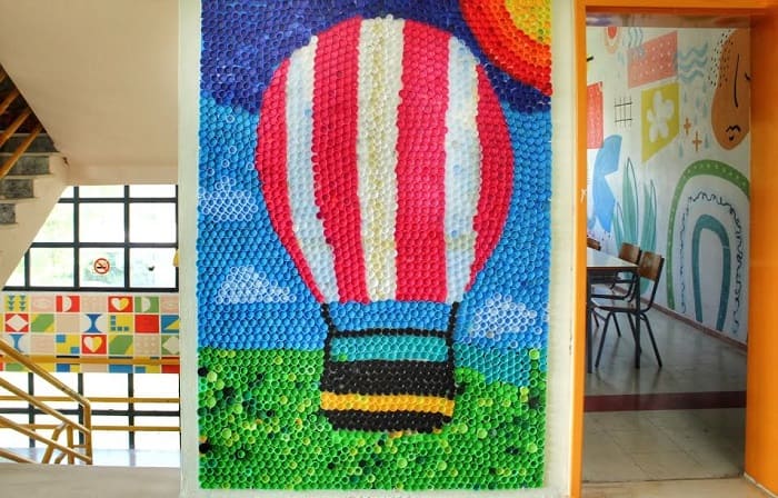 Τέχνη από σκουπίδια στο Γυμνάσιο Λογγάδων 1 plastika logades1