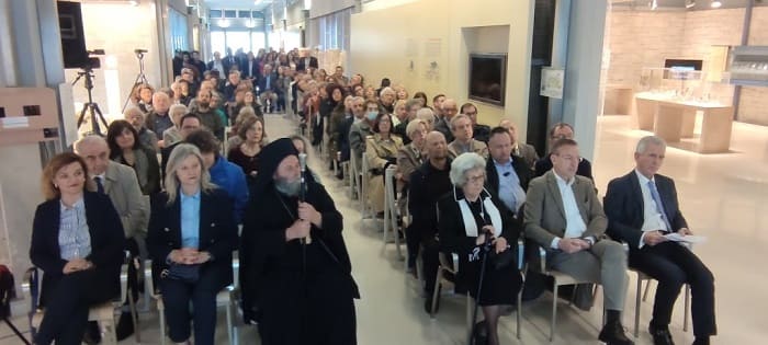 Αναπλάθοντας στιγμές από την προσφορά του σπουδαίου Βασίλη Χαρίση 1 xarisis ektesi3