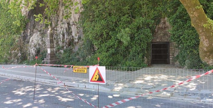 Αναμένοντας τις αποφάσεις για τα βράχια της παραλιμνίου 1 paralimnios filosofou1