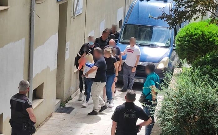 dikastiria filakes kratoumenoi