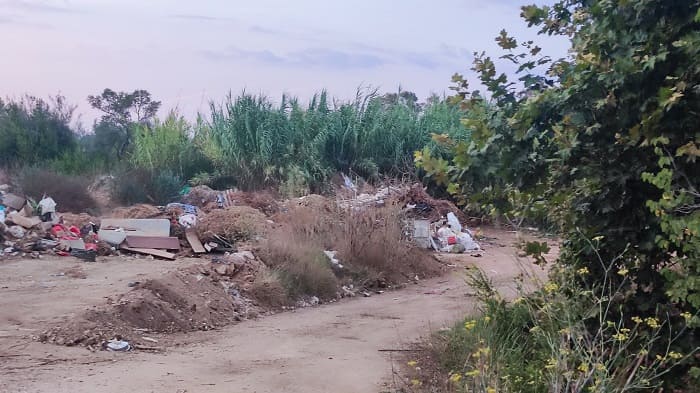 Η ζούγκλα πίσω από τη φωτιά της Πρέβεζας.. Χωματερές, ακαθάριστοι δρόμοι, ακαθάριστα κτήματα 1 xomateri preveza2