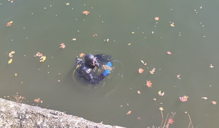Και τι δεν βγαίνει από τον πυθμένα της λίμνης.. 2 dites2